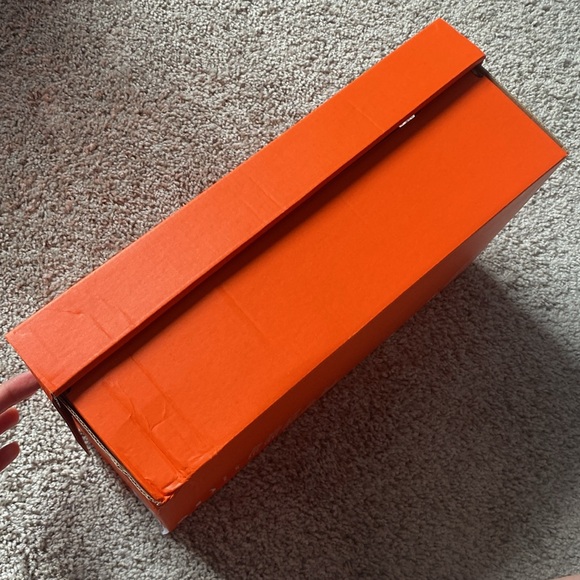 Empty orange Nike shoebox - women’s QUEST 5 size 10 - Picture 9 of 17